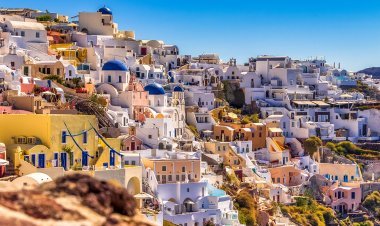 Santorini Travel Guide