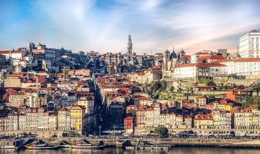 When is the best time to visit Porto?