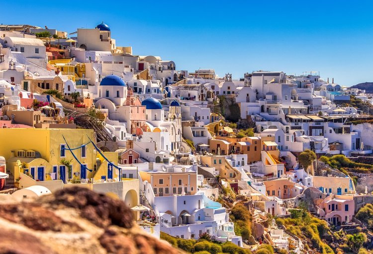 Santorini Travel Guide